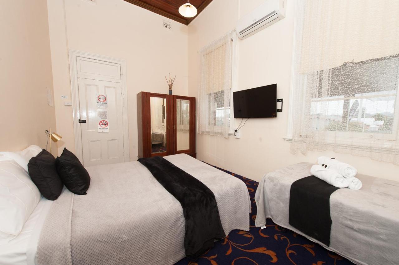 Riverina Hotel هولبروك المظهر الخارجي الصورة