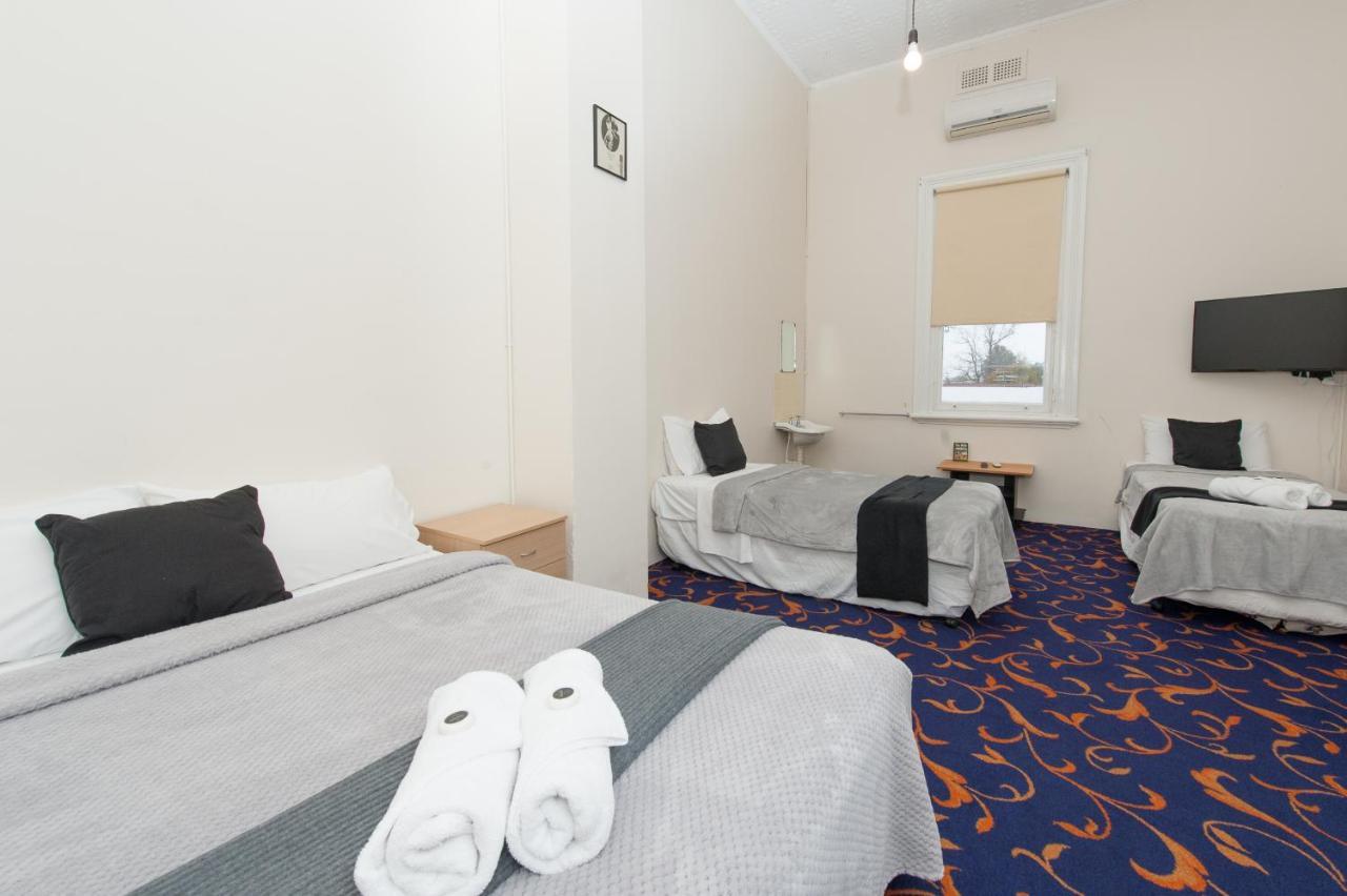Riverina Hotel هولبروك المظهر الخارجي الصورة