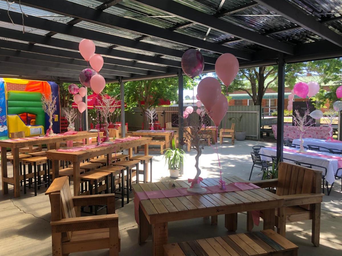 Riverina Hotel هولبروك المظهر الخارجي الصورة